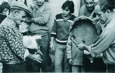 Awsonju Bugeja (Tal‑Grixti) on żaqq and son Wenzu on tanbur, December 1972.